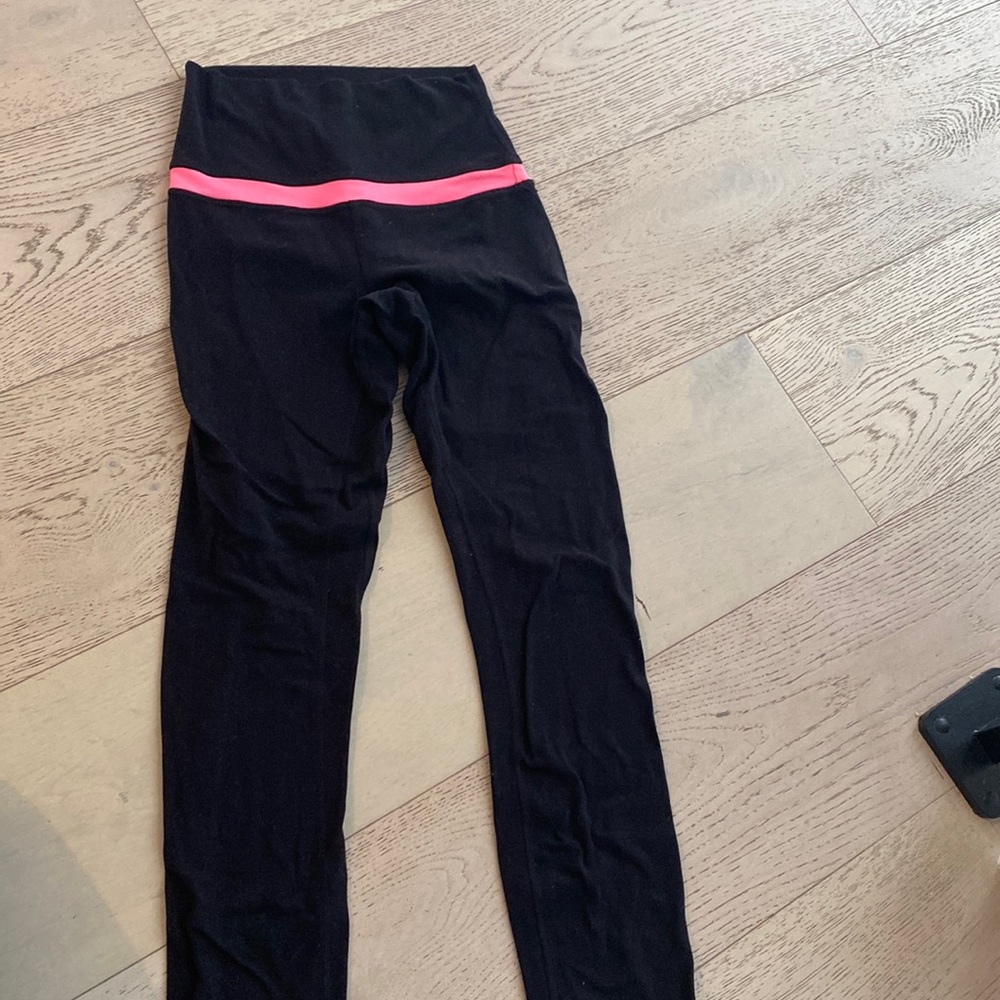 Lululemon align legging size 2 black with pink band